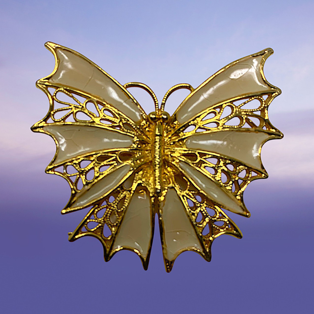 Vintage 1970's Gold Tone & Enamel Butterfly Brooch Filigree Openwork Lepidoptera